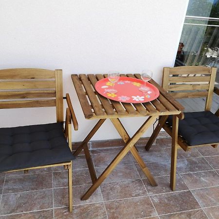 Apartmani Mentha & Lipa Novi Vinodolski Exterior foto